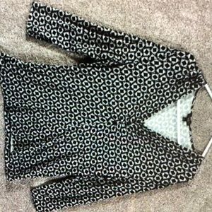 Talbots top women’s large black white sleeve